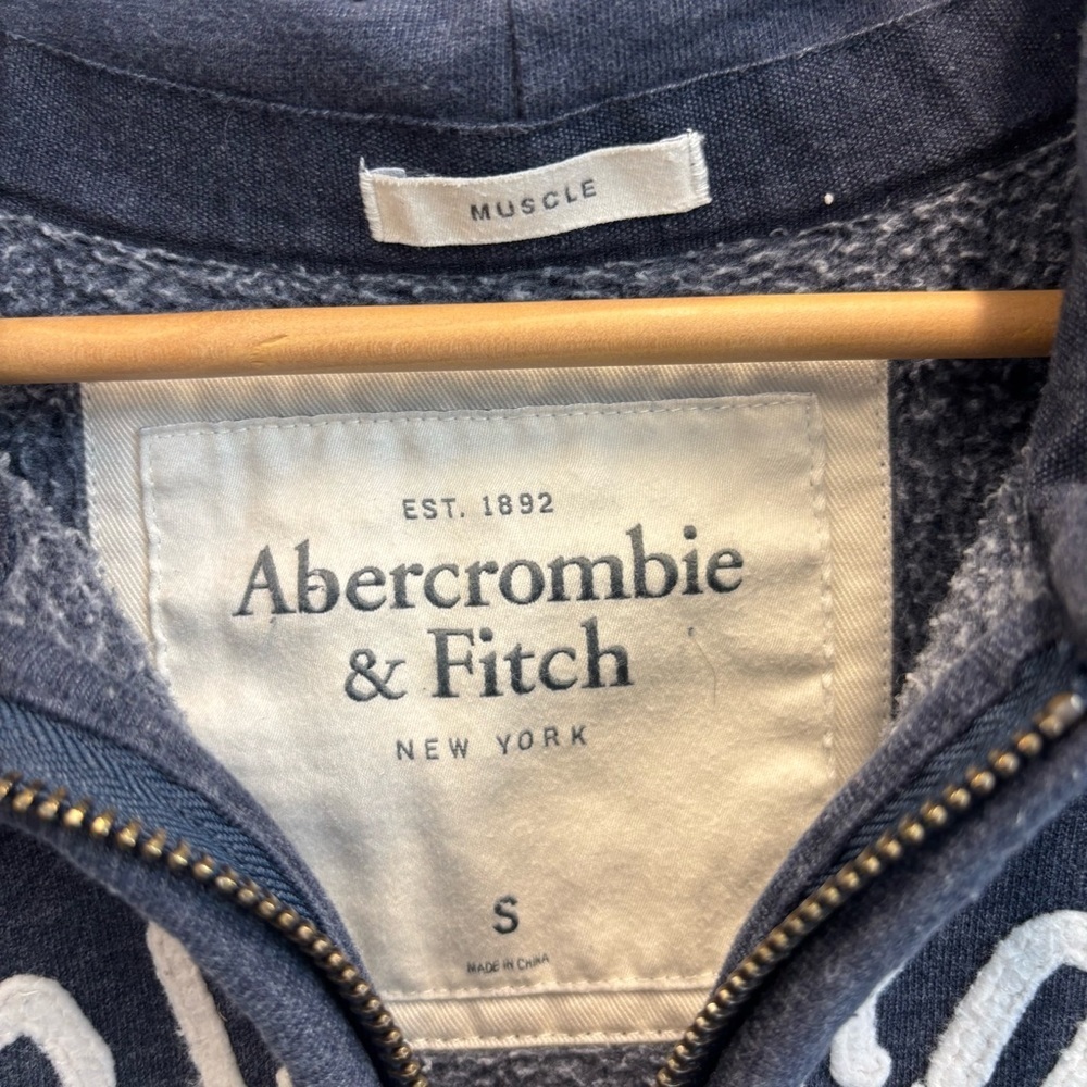 Abercrombie & Fitch Small Hoodie Full Zip Sweatshirt Y2K Retro Muscle Logo Blue - Picture 4 of 11